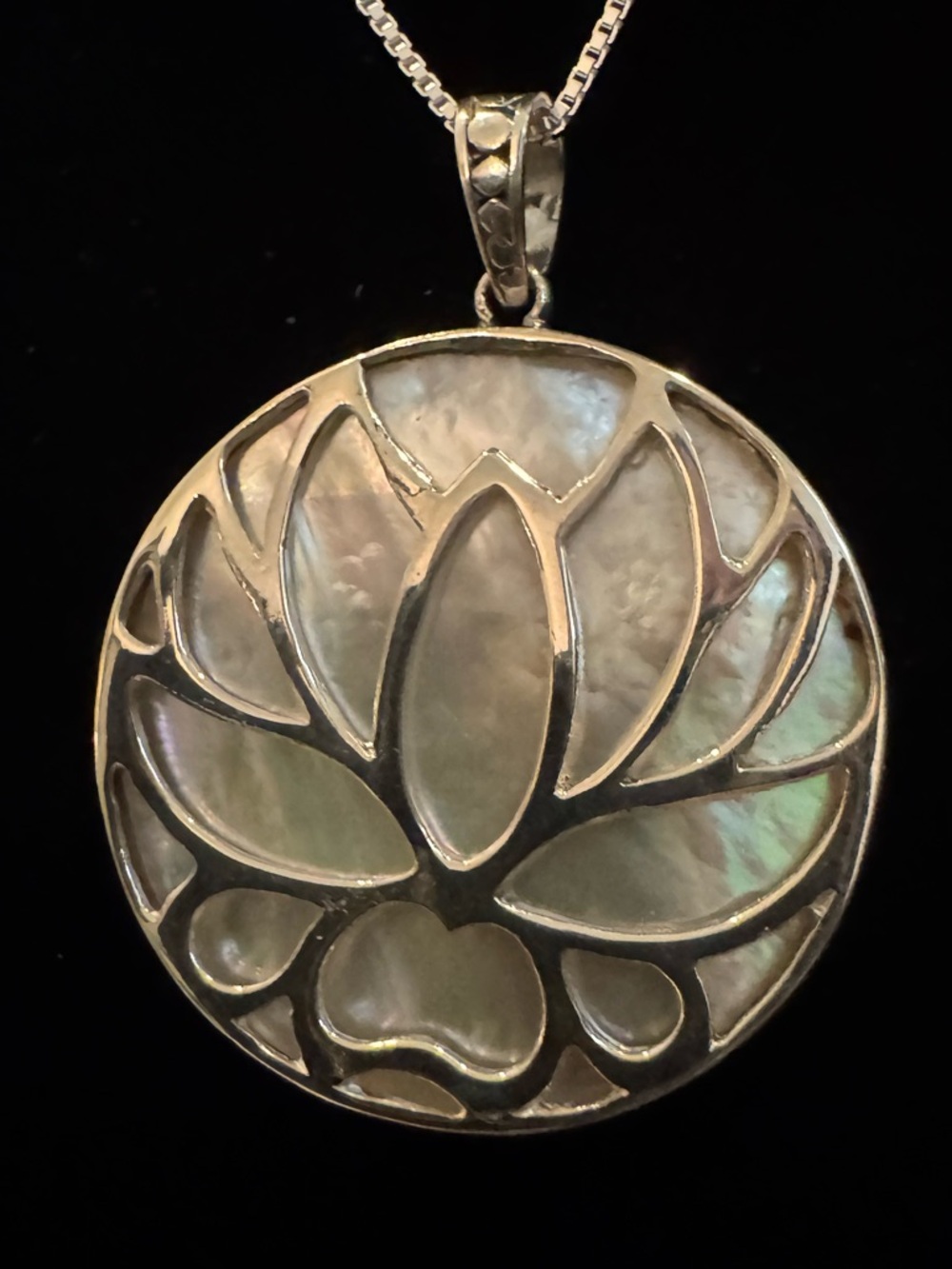Mother of Pearl Lotus Pendant Necklace - sterling silver - Picture 6 of 6